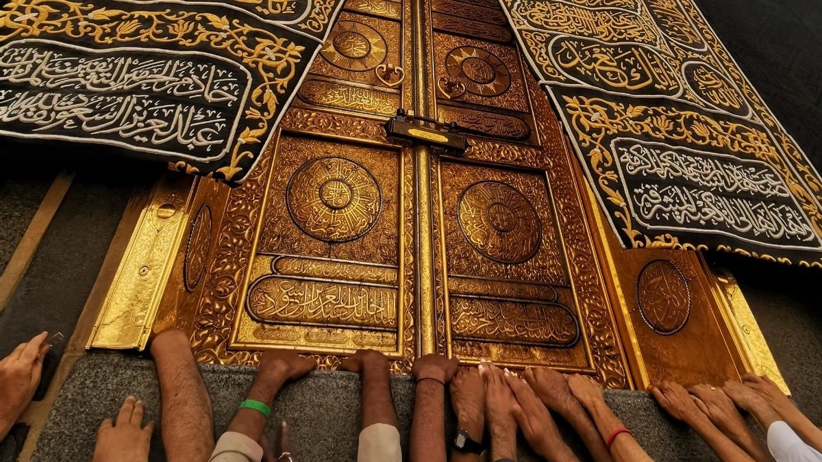 تجربتي مع الدعاء عند الملتزم